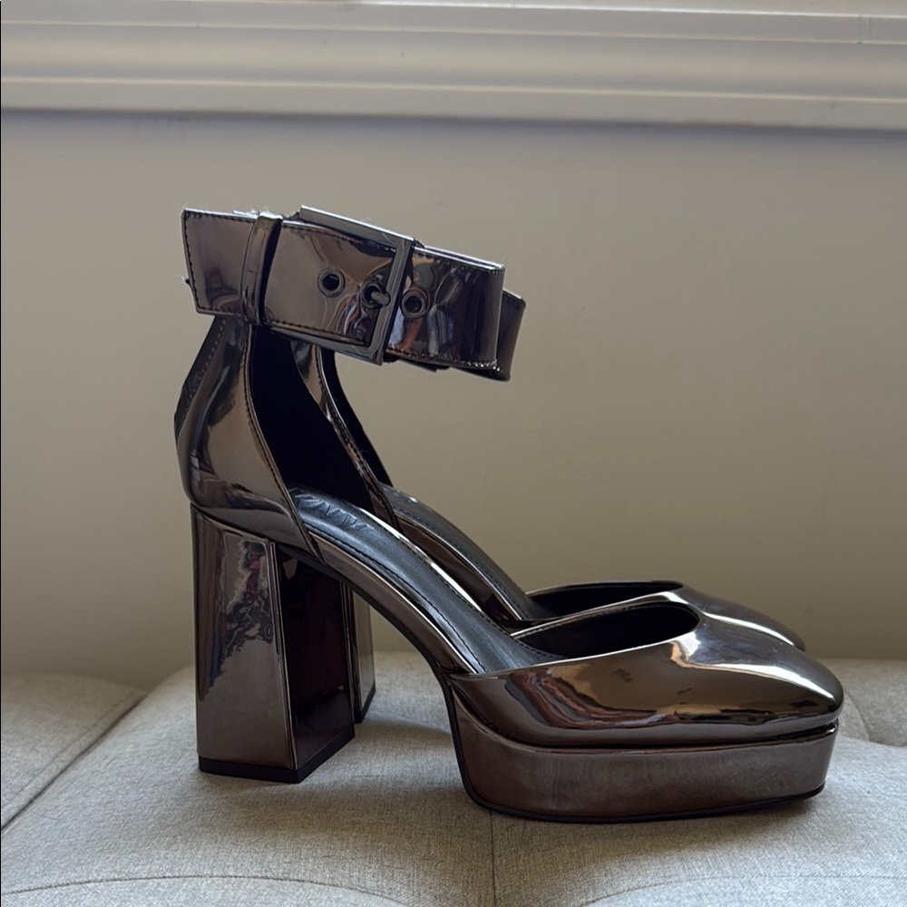 Dkny  Heels Shiny Finish